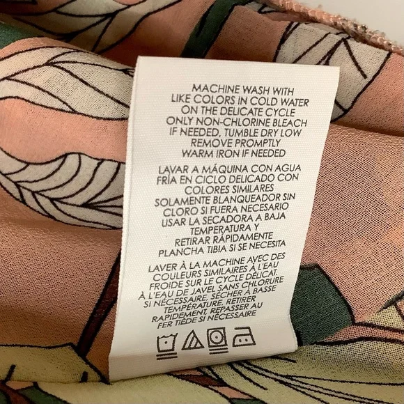 CABI 53511  Melon & Green Tropical Sleeveless Blouse V-Neck Or Snap Up To Round - Picture 12 of 15